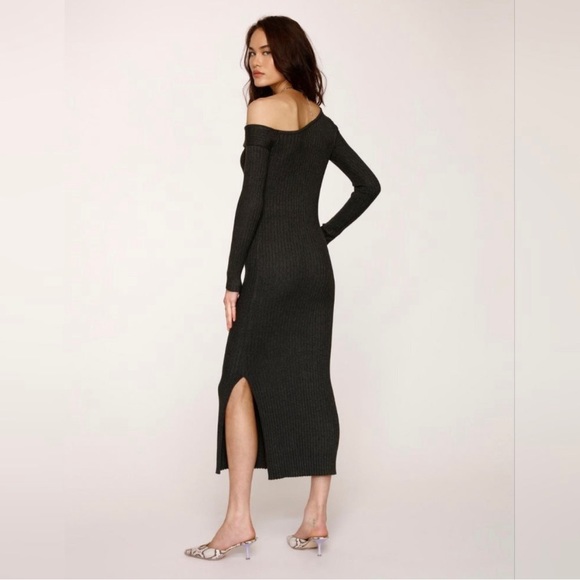 Heartloom | Ribbed Knit Off-Shoulder Midi Dress - Picture 6 of 7